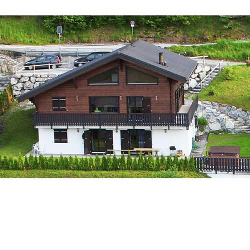 Luxurious Chalet Amidst Mountains in La Tzoumaz