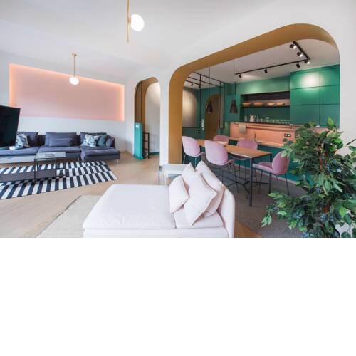 Luxurious City Center Apt