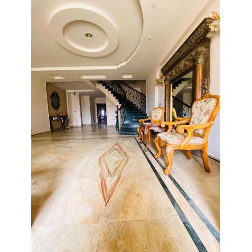 Luxurious Duplex, 5K premium housing!
