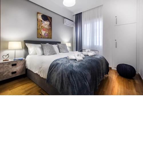 Luxurious gem close to Megaro Mousikis metro