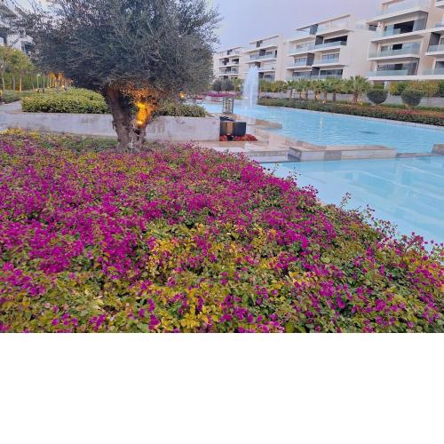 Luxurious Lake View Flat 2BR 115
