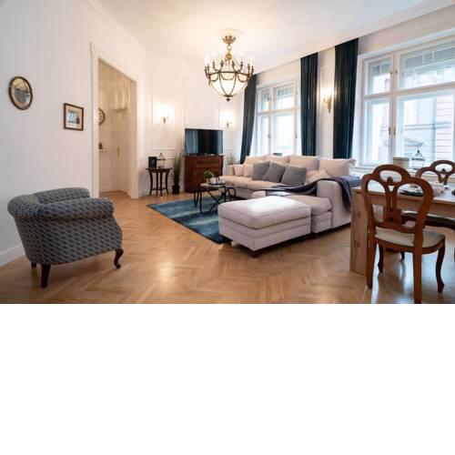 Luxurious large home, extra central location