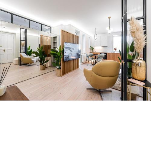 Luxurious Old Town Apartment
