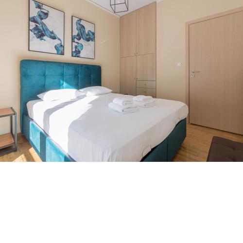 Luxurious Renovated Studio near Metro