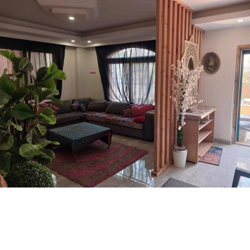 Luxurious Spacious by Mall of Arabia