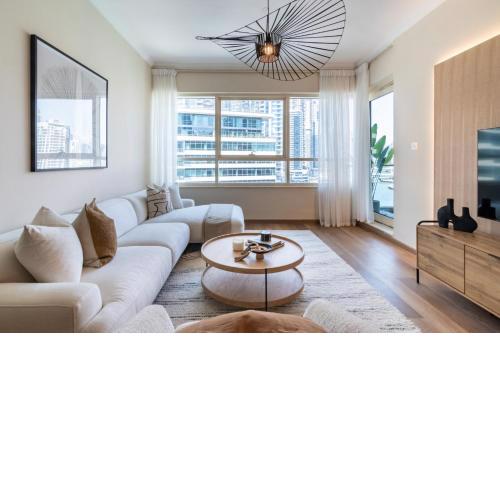 Luxurious Style 2BR in Dubai Marina w/ Yacht View