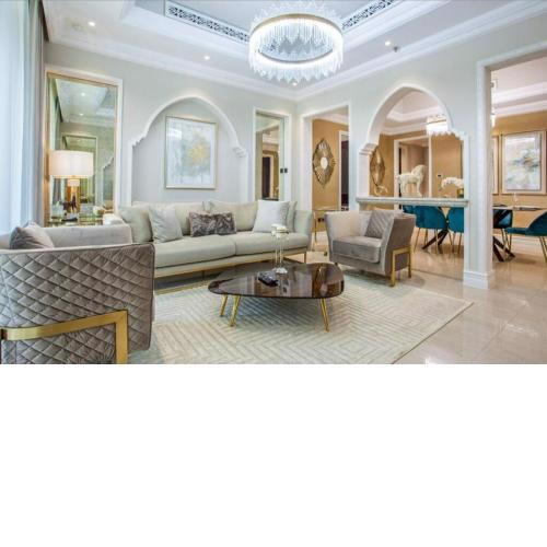 Luxurious unique 2 Bed with Private garden & Jacuzzi - connected to Dubai Mall - 3 minutes Walk