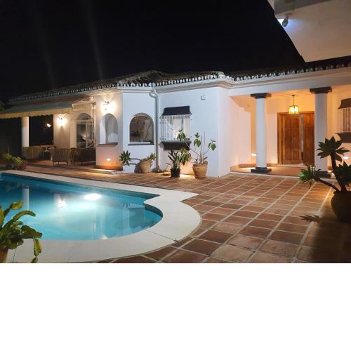 Luxurious villa close to sea and golf