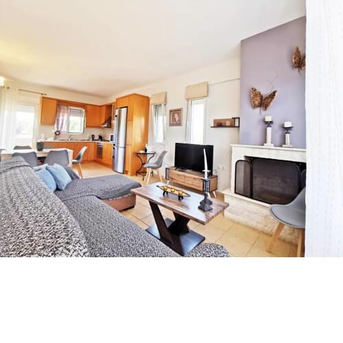Luxurious Villa Near Anissaras