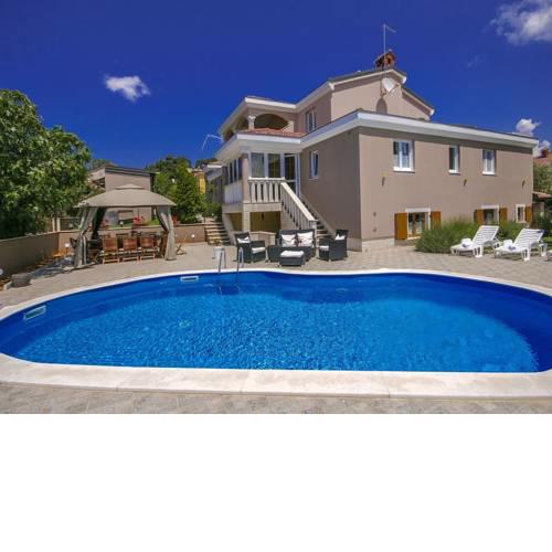 Luxurious Villa near Visnjan with swimming pool