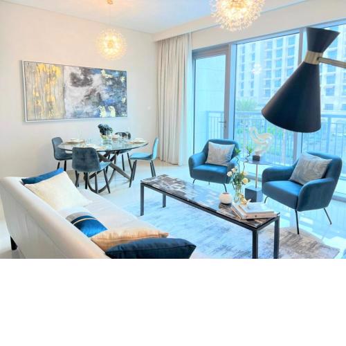 Luxurious Waterfront Apartment in Dubai Creek