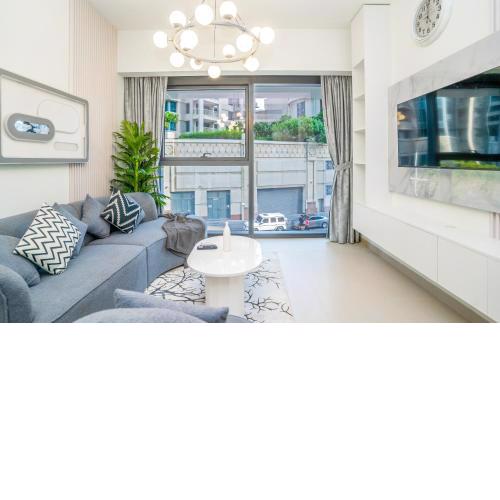 Luxury 1BR - Near Burj Khalifa - Prime Location