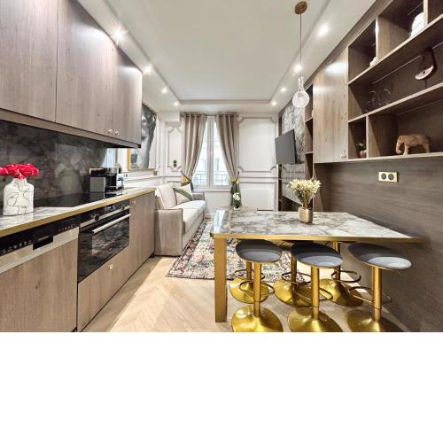 Luxury 2 Bedroom - Notre Dame