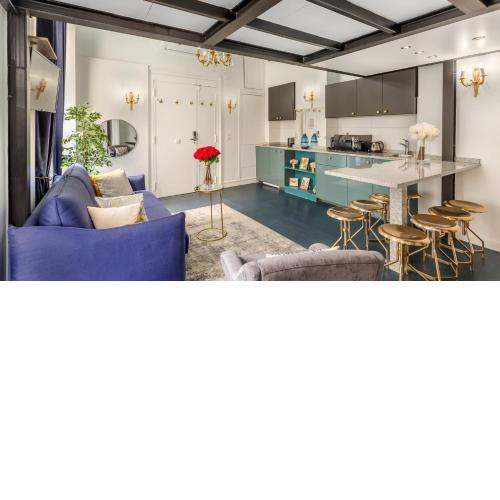 Luxury 2 bedroom Apartment with AC near Louvre