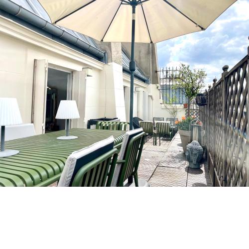 Luxury 2-bedroom with terrace near Montmartre