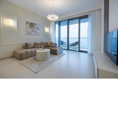 Luxury 2BDR Apartment with Burj Khalifa View