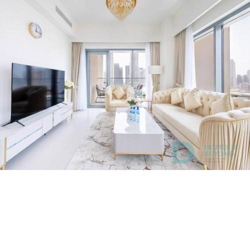 Luxury 2BR Apartment with Burj Khalifa view