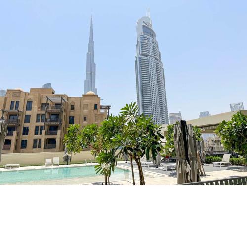 Luxury 2BR in Downtown with Full Burj Khalifa View