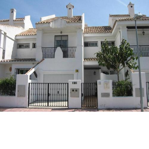 Luxury 3 Bed Townhouse in Puerto Banus Marbella