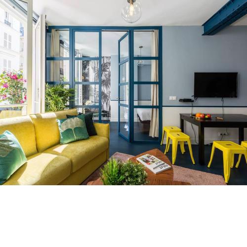 Luxury 3 Bedroom 2 Bathroom Family Loft in Central