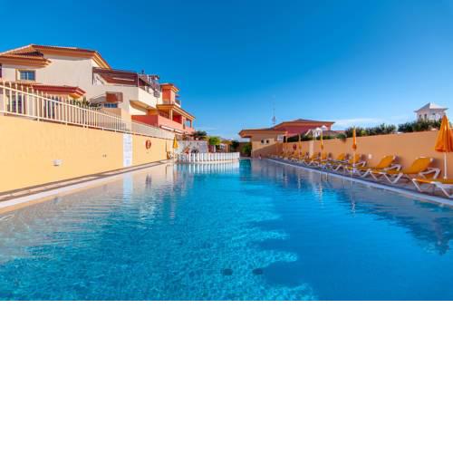 Luxury 3 bedroom apartment with sea view solarium