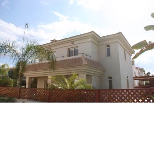 Luxury 3 Bedroom Villa with Private Pool