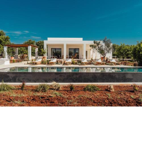 Luxury 4 Bed House in Ostuni with infinity pool