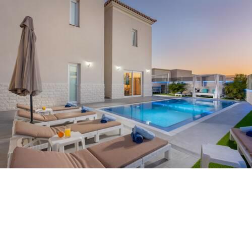 Luxury 4 Bedroom Villa With Private Pool in Costa Adeje