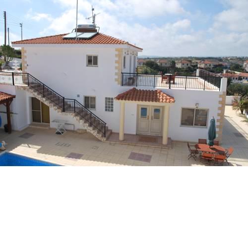 Luxury 4 Bedroom Villa with Private Swimming Pool
