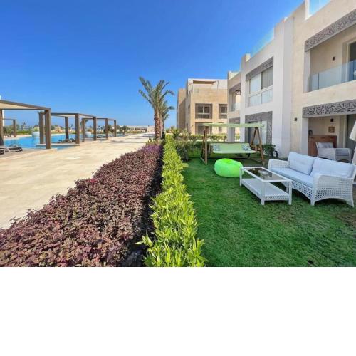 Luxury 5 Bedrooms Sea Front Villa