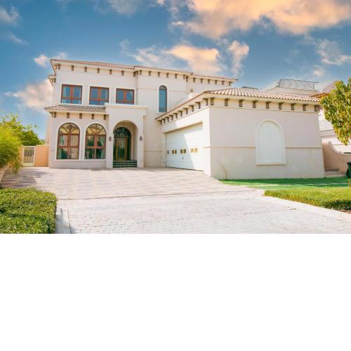 Luxury 6-bed w/pool - Golf Course - Maid included!