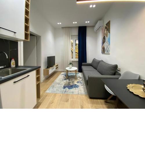 Luxury Apartament in Blloku in front of Taiwan