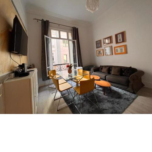 Luxury Apartment Champs-Élysées - HALA PARIS