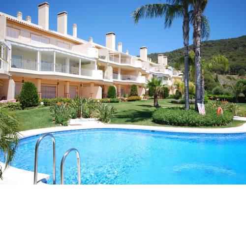 Luxury Apartment in Alhaurin el Grande with Swimming Pool
