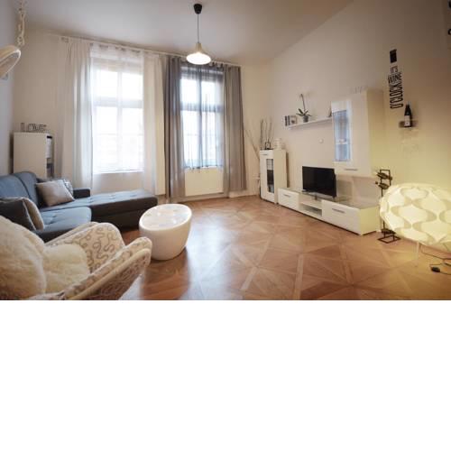 Luxury apartment in heart of Prague. Shopping & Sightseeings nearby