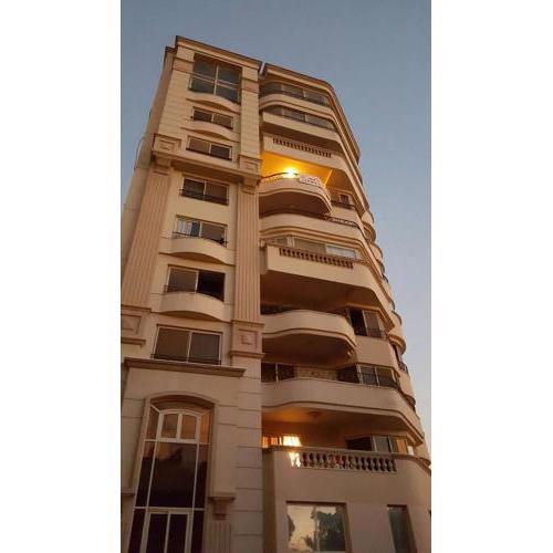 Luxury Apartment In Massaken Sheraton