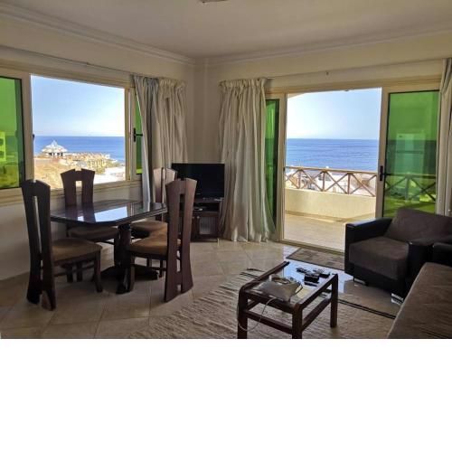luxury apartment in sharks bay