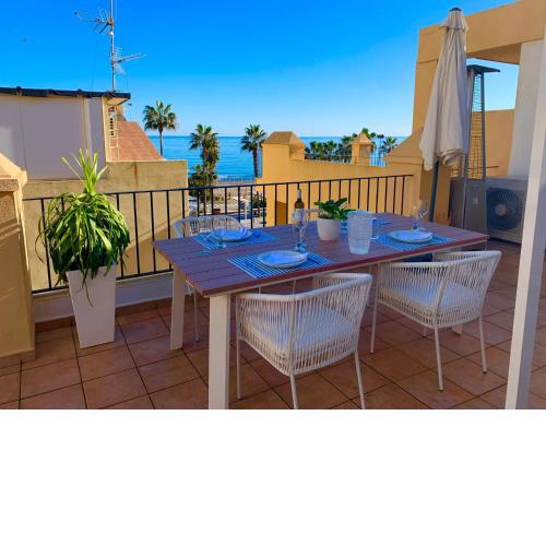 Luxury apartment next to the beach