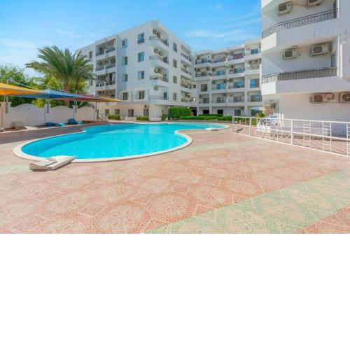 Luxury apartment on the pool