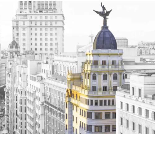 Luxury apartment right on Gran Via with pool and fitnessroom!