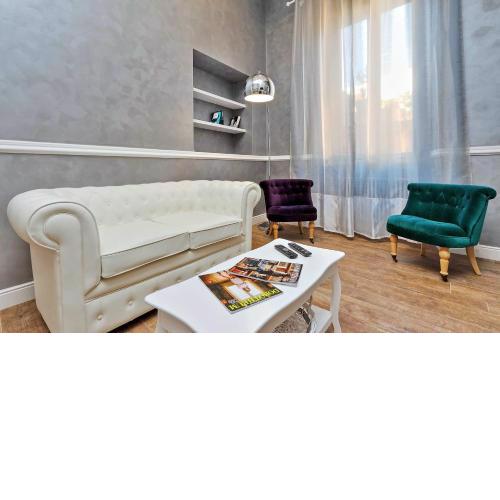 Luxury Apartment Sabina 50 mt from Trevi Fountain