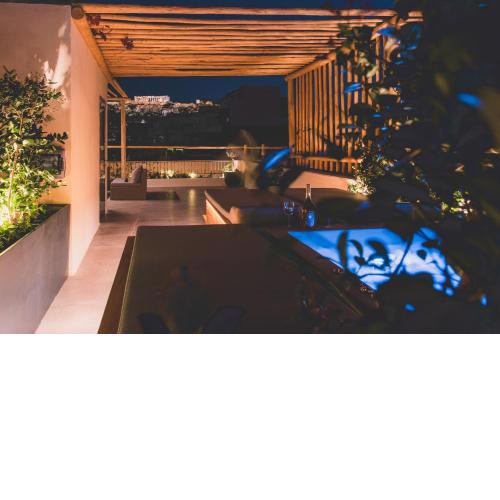 Luxury Apartment with Acropolis View Terrace and Jacuzzi - Living Stone Moonstone