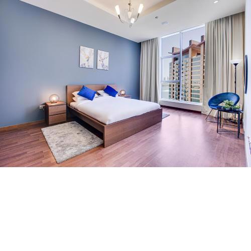 Luxury apartment with beach and sea view