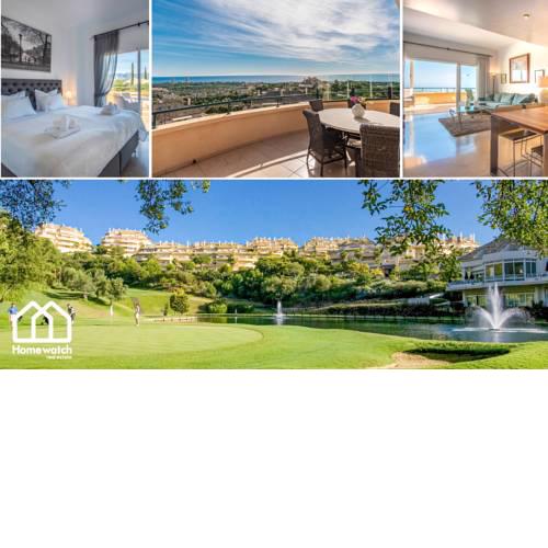 Luxury apartment with incredible sea and mountain views in Elviria Hills