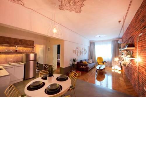 Luxury apartment with Jacuzzi in the heart of Ath