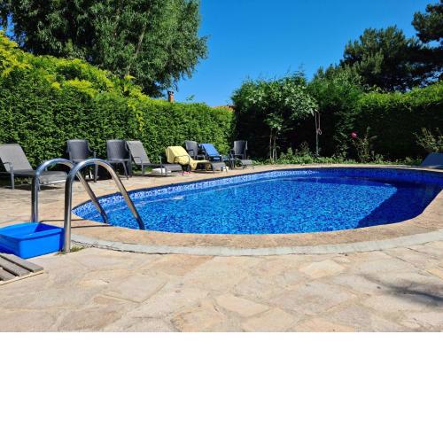 Luxury apartment with Swimming pool , Lovely Garden , BBQ place