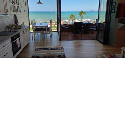 Luxury Beach Apartment in Qerret