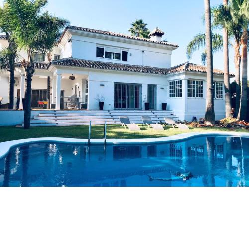 LUXURY BEACH VILLA , PRIVATE POOL DOÑA BELLA
