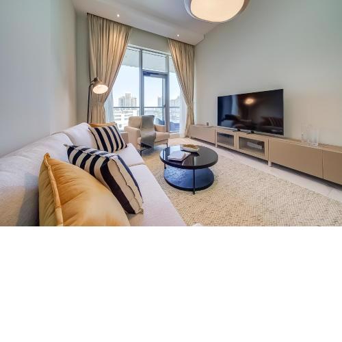 Luxury Canal View 1BR Apartment l J One