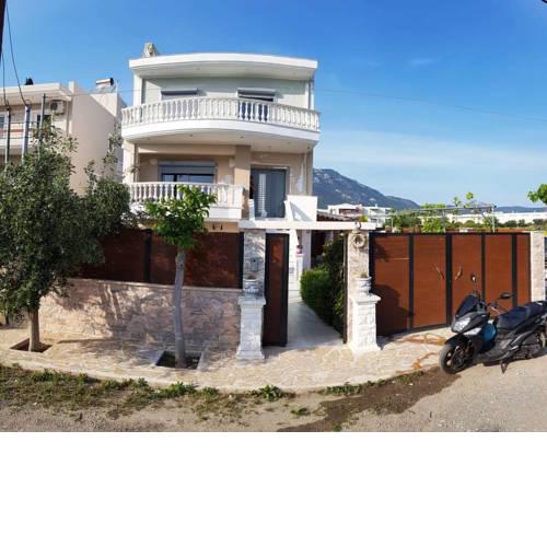 Luxury Detached house near the sea